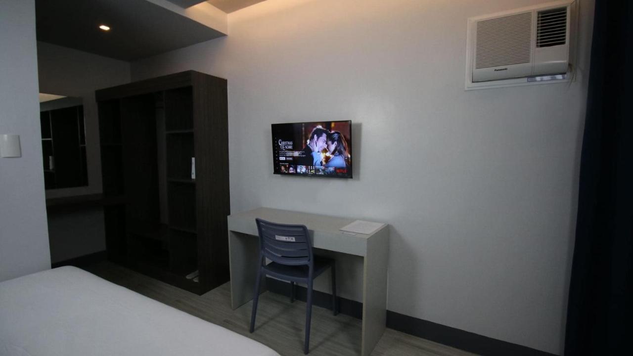 Sands Hotel Nasugbu Esterno foto