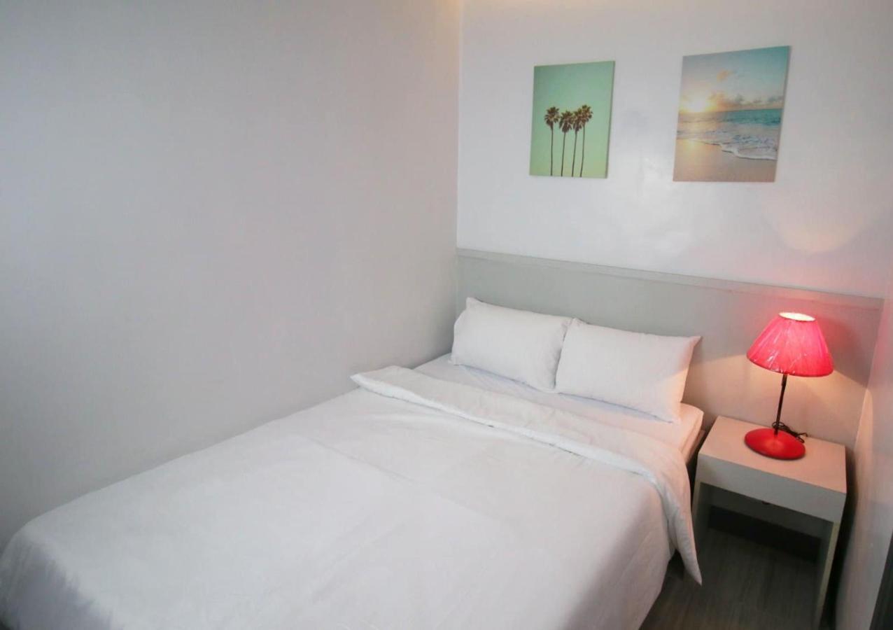 Sands Hotel Nasugbu Esterno foto