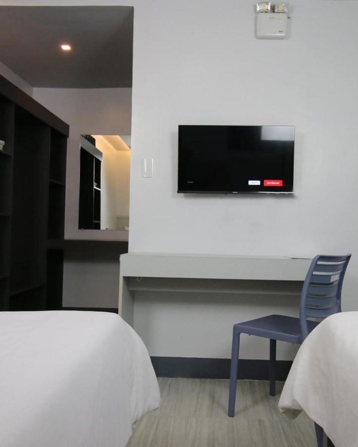 Sands Hotel Nasugbu Esterno foto