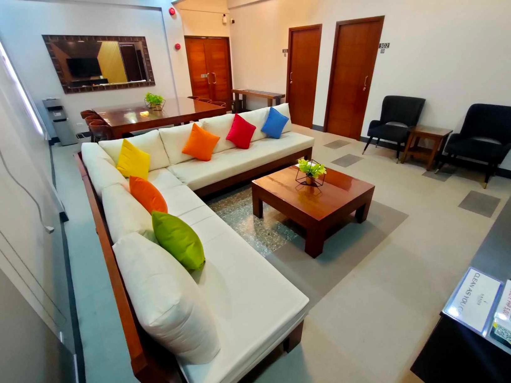 Sands Hotel Nasugbu Esterno foto